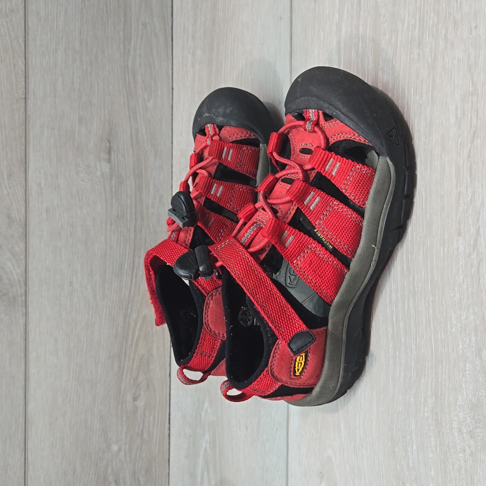Keen Kids Newport H2 Waterproof Outdoor Hiking Comfort Sandals shoes sz 13